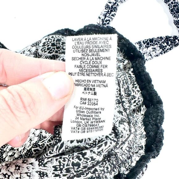 Free people black and white floral bottom front tiered tank top S - Picture 8 of 11